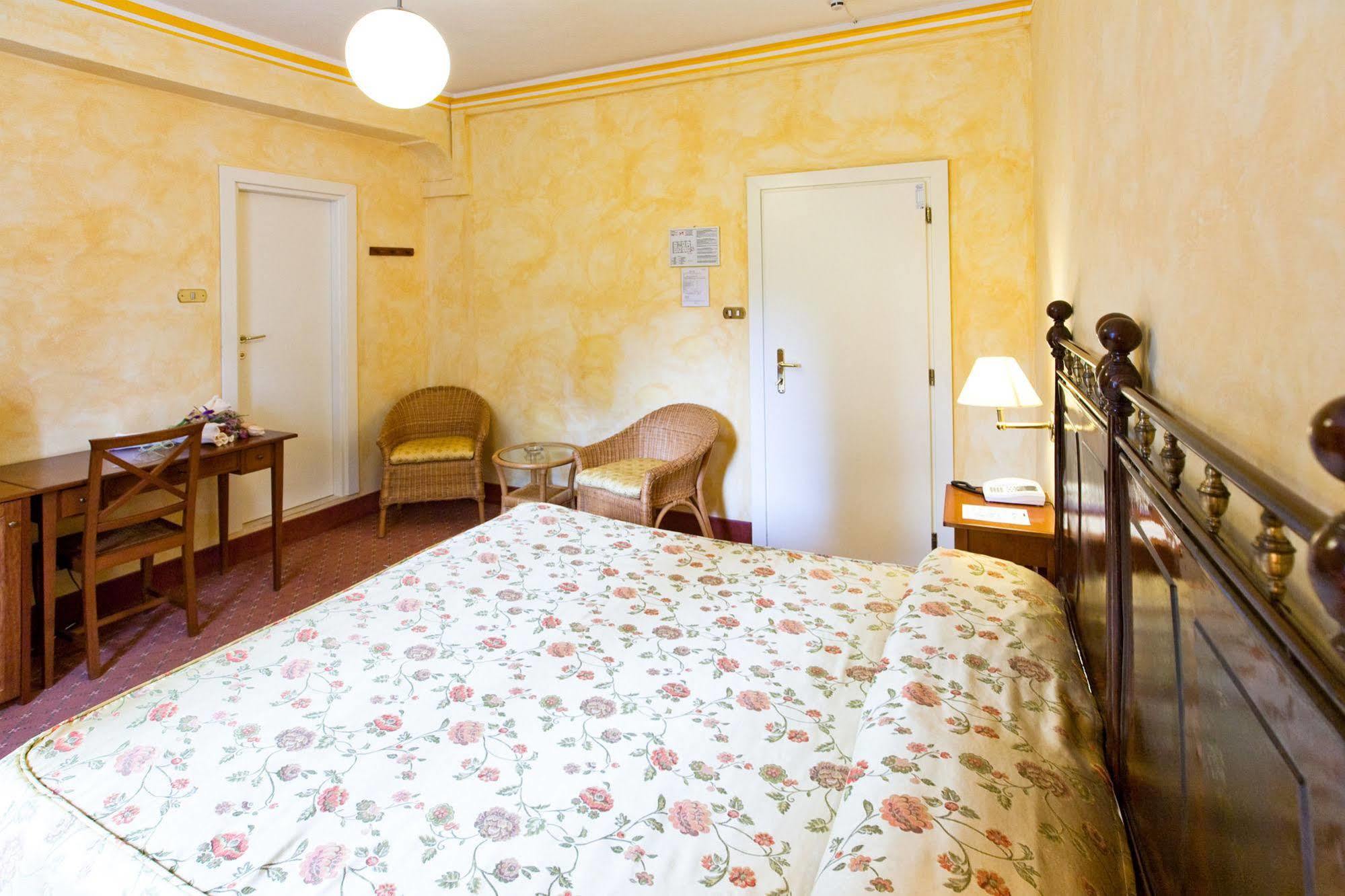 Terme San Filippo & Spa 卡斯蒂戈隆·多尔希亚 外观 照片